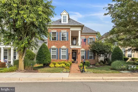 9326 Sumner Lake Blvd, Manassas, VA 20110