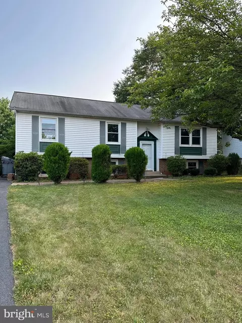 10224 Ginny Way, Manassas, VA 20110