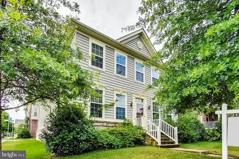 8705 Libeau Dr, Manassas, VA 20110 photo 3