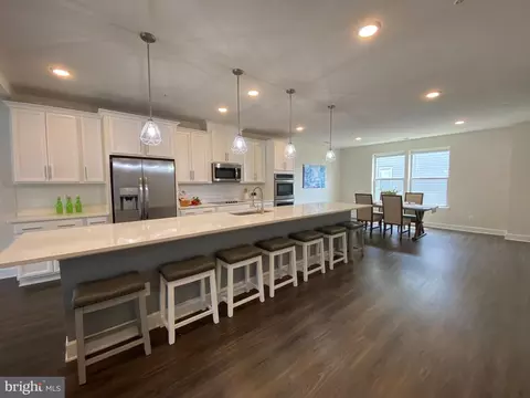 10411 Ratcliffe Trl, Manassas, VA 20110