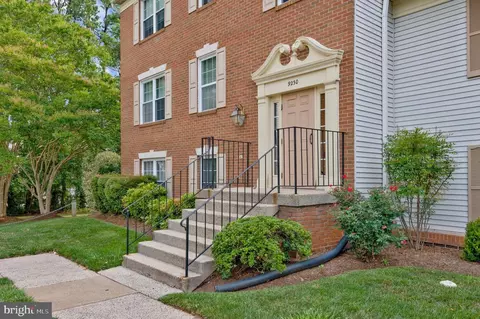 9230 Niki Pl #101, Manassas, VA 20110