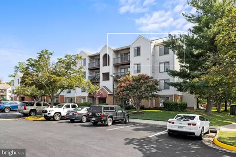 9559 Coggs Bill Dr #404, Manassas, VA 20110