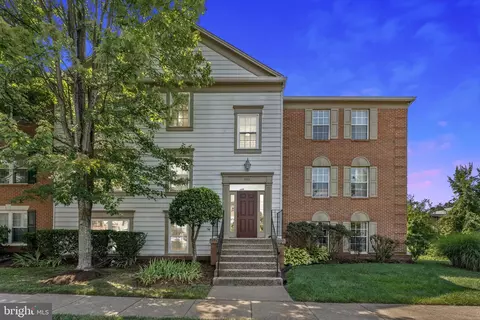 9370 Caspian Way #302, Manassas, VA 20110