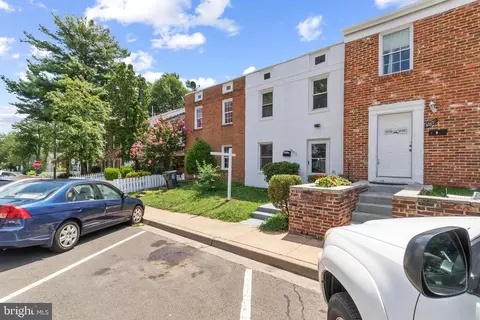 9261 Byrd Dr, Manassas, VA 20110 photo 3