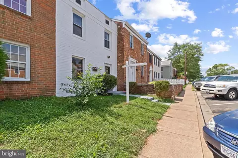9261 Byrd Dr, Manassas, VA 20110 photo 2