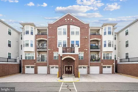 9202 Charleston Dr #306, Manassas, VA 20110