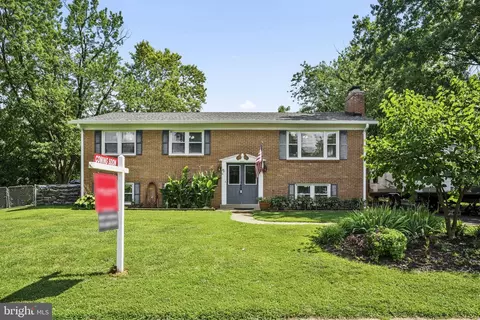 8807 Barnett St, Manassas, VA 20110