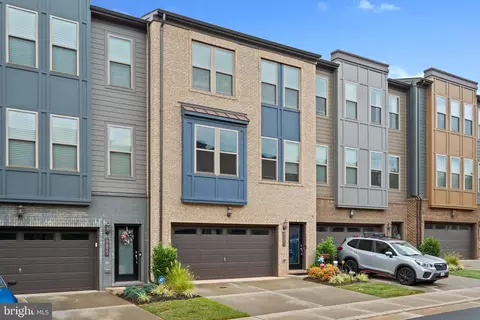 9881 Hopkins Loop, Manassas, VA 20110