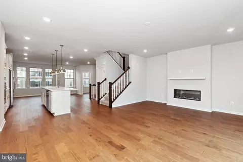 9354 Barnes Loop, Manassas, VA 20110 photo 2