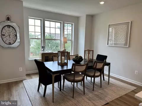 9353 Barnes Loop, Manassas, VA 20110