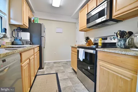 9040 Bonham Cir, Manassas, VA 20110 photo 11