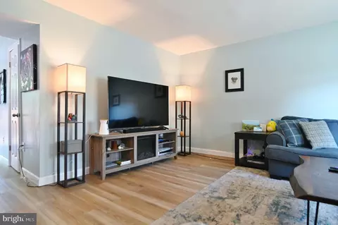 9040 Bonham Cir, Manassas, VA 20110 photo 5