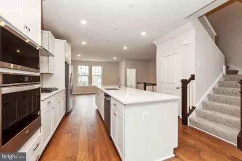 9374 Barnes Loop, Manassas, VA 20110 photo 4