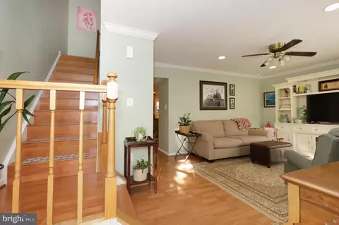8576 Adamson St, Manassas, VA 20110 photo 3