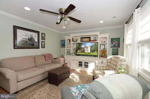 8576 Adamson St, Manassas, VA 20110 photo 7