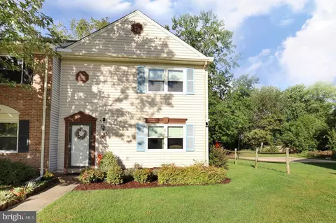 8576 Adamson St, Manassas, VA 20110 photo 2