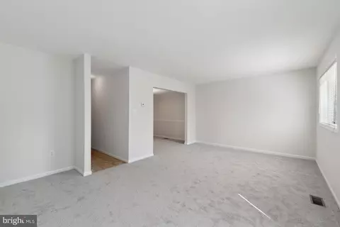 8524 Piney Point Ct, Manassas, VA 20110 photo 10