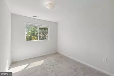 8524 Piney Point Ct, Manassas, VA 20110 photo 15