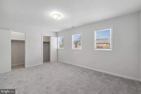 8524 Piney Point Ct, Manassas, VA 20110 photo 11