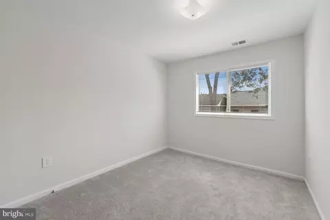 8524 Piney Point Ct, Manassas, VA 20110 photo 17