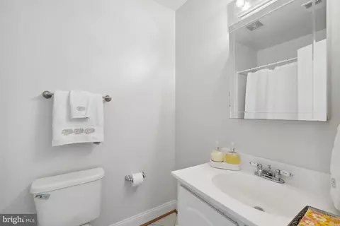8524 Piney Point Ct, Manassas, VA 20110 photo 14