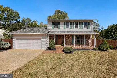 8941 Tarragon Ct, Manassas, VA 20110