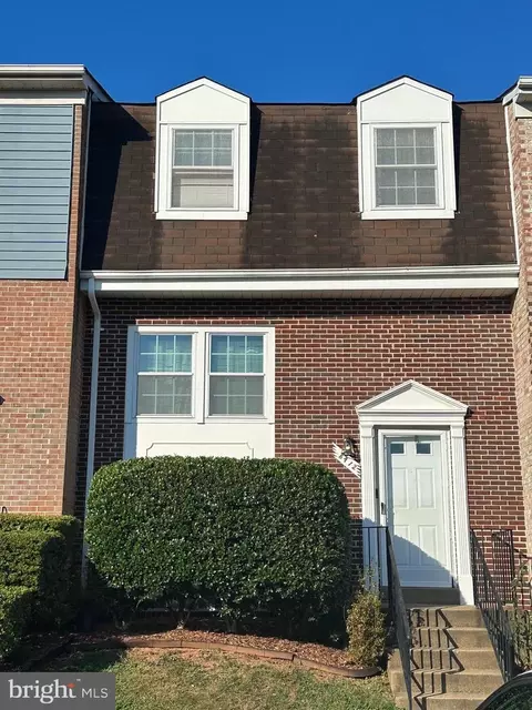 8412 Mckenzie Cir, Manassas, VA 20110