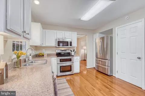 10157 Allwood Ct, Manassas, VA 20110 photo 8