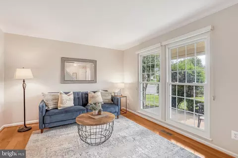 10157 Allwood Ct, Manassas, VA 20110 photo 4