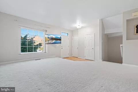 10202 Chervil Ct, Manassas, VA 20110 photo 5