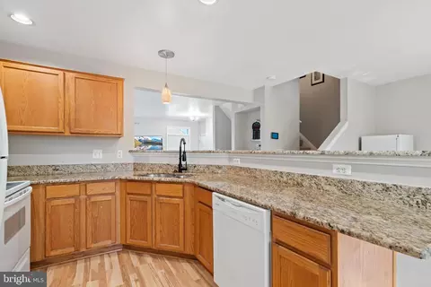 10202 Chervil Ct, Manassas, VA 20110 photo 8