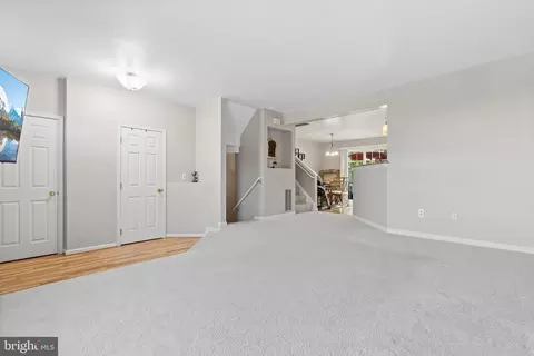10202 Chervil Ct, Manassas, VA 20110 photo 4