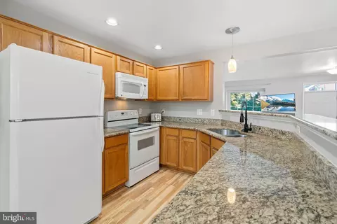 10202 Chervil Ct, Manassas, VA 20110 photo 9