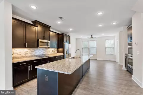 10491 Davis Pl, Manassas, VA 20110 photo 6