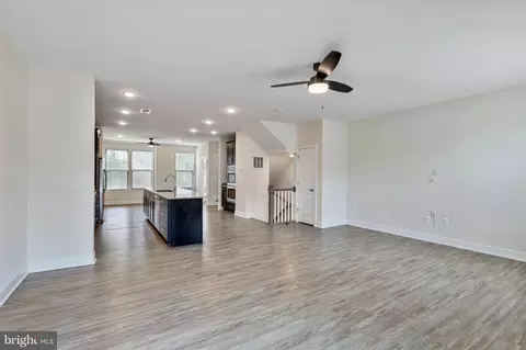 10491 Davis Pl, Manassas, VA 20110 photo 8