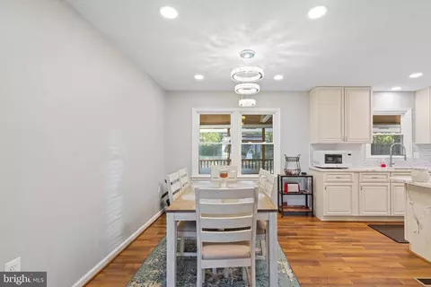 8959 Jasmine Ct, Manassas, VA 20110 photo 9