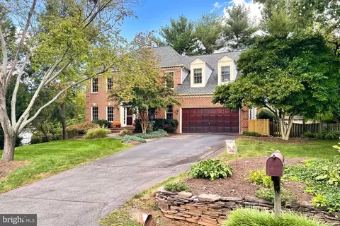 9657 Richmond St, Manassas, VA 20110