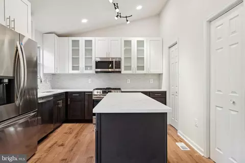 10400 Spraggins Ct, Manassas, VA 20110 photo 12