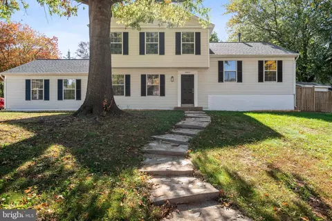 10400 Spraggins Ct, Manassas, VA 20110