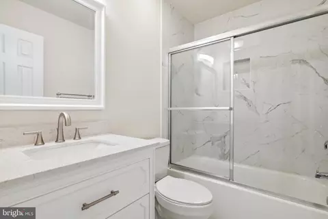 10400 Spraggins Ct, Manassas, VA 20110 photo 26