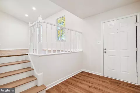 10400 Spraggins Ct, Manassas, VA 20110 photo 6