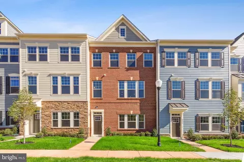 9370 Barnes Loop, Manassas, VA 20110