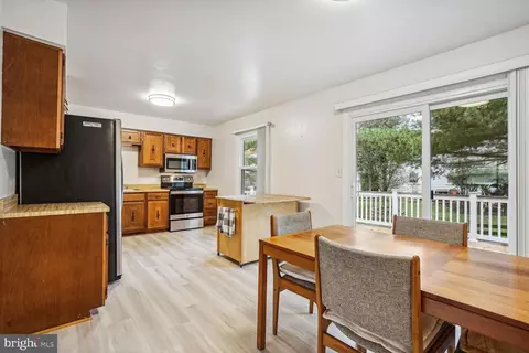 8966 Merit Ct, Manassas, VA 20110 photo 8