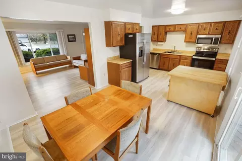 8966 Merit Ct, Manassas, VA 20110 photo 9