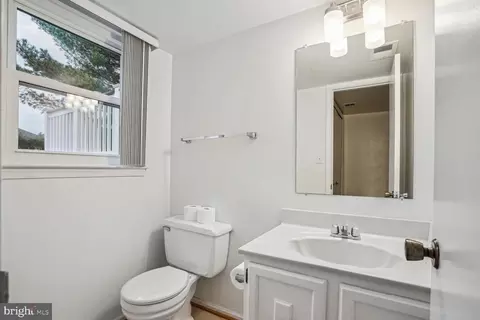 8966 Merit Ct, Manassas, VA 20110 photo 21