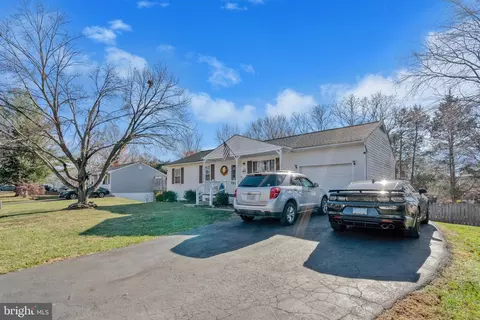9193 Winterset Dr, Manassas, VA 20110 photo 3