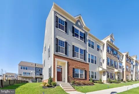 9373 Barnes Loop, Manassas, VA 20110