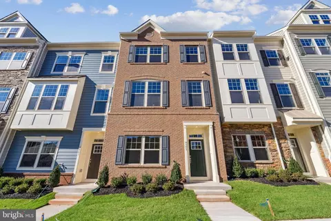 9357 Barnes Loop, Manassas, VA 20110