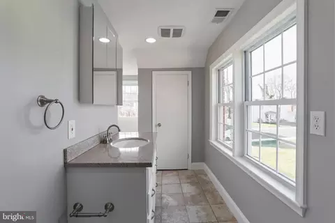 9010 Quarry St, Manassas, VA 20110 photo 46