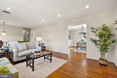8903 Hazel Dr, Manassas, VA 20110 photo 10